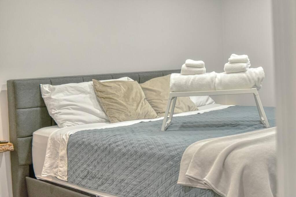 The Ox + Bow Apartamento Portage la Prairie Exterior foto